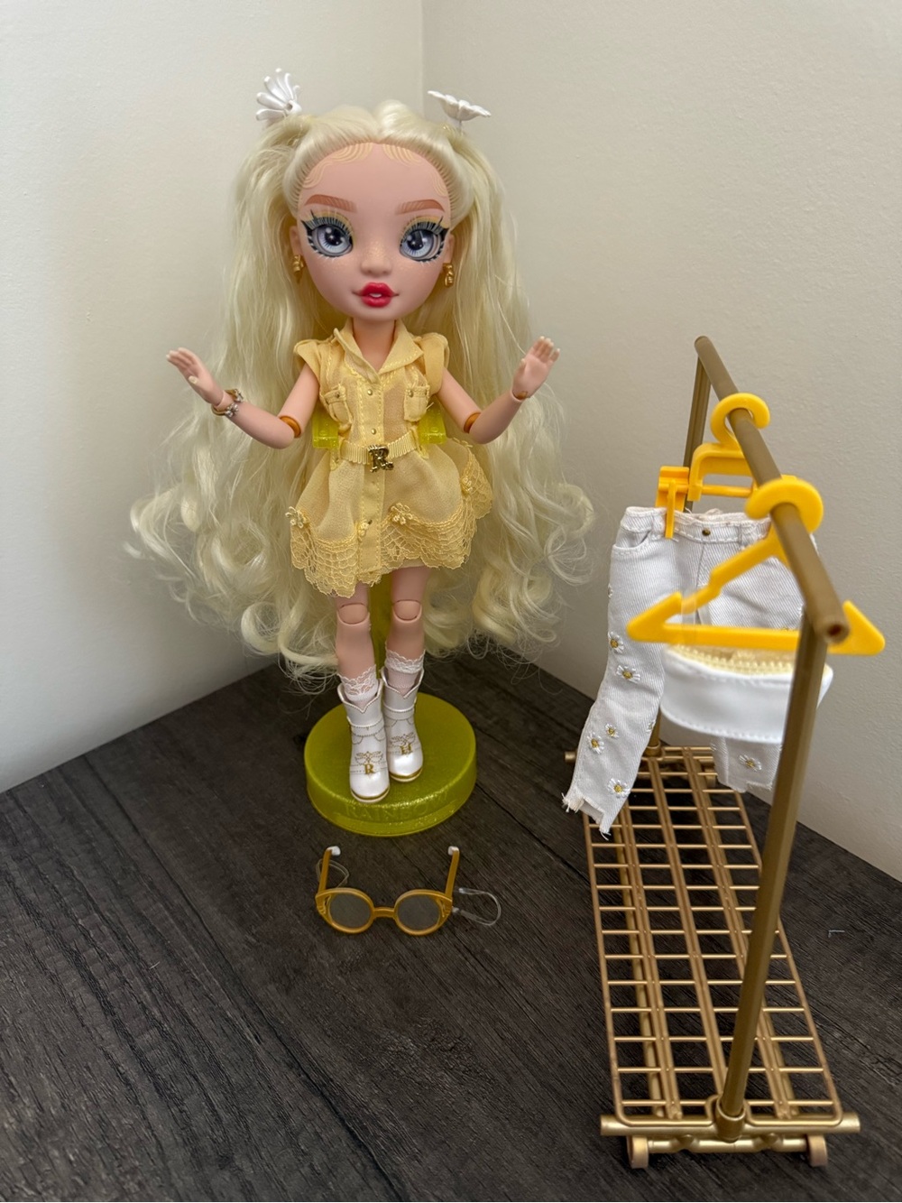 Rainbow High Delilah Fields Fashion Doll